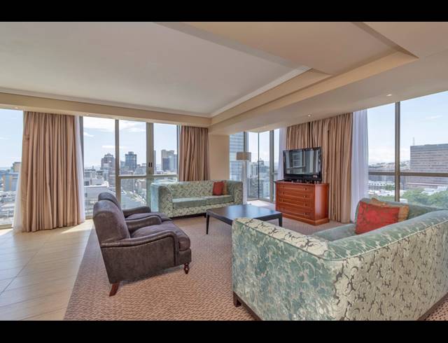 3 BEDROOM APARTMENT TO LET IN CAPE TOWN CITY CENTRE